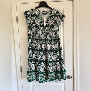 BloomChic Green and White Floral Dress